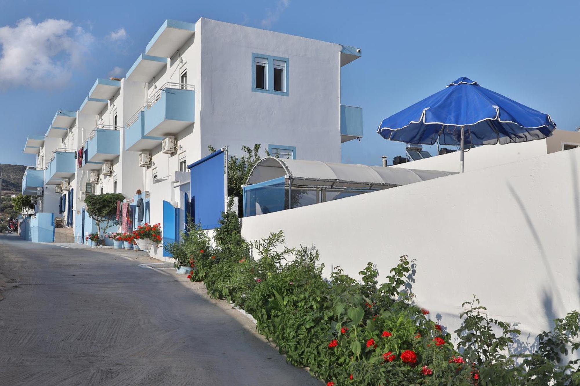 Helios Studios & Apartments Makrýgialos Buitenkant foto