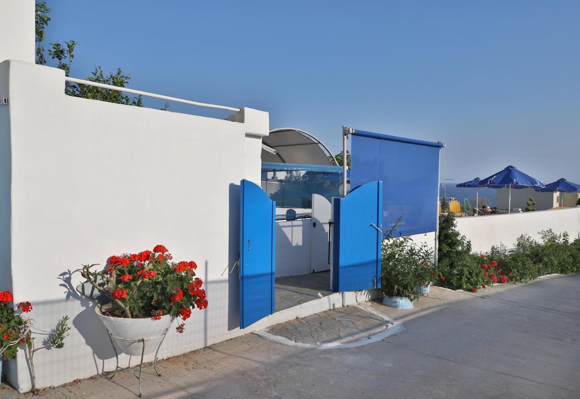 Helios Studios & Apartments Makrýgialos Buitenkant foto