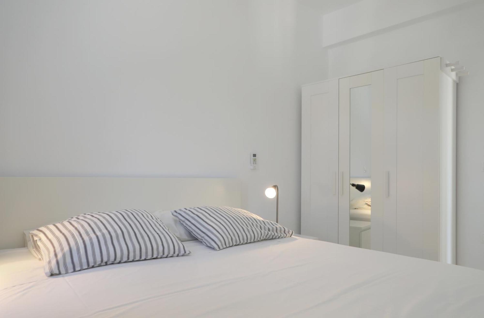 Helios Studios & Apartments Makrýgialos Buitenkant foto