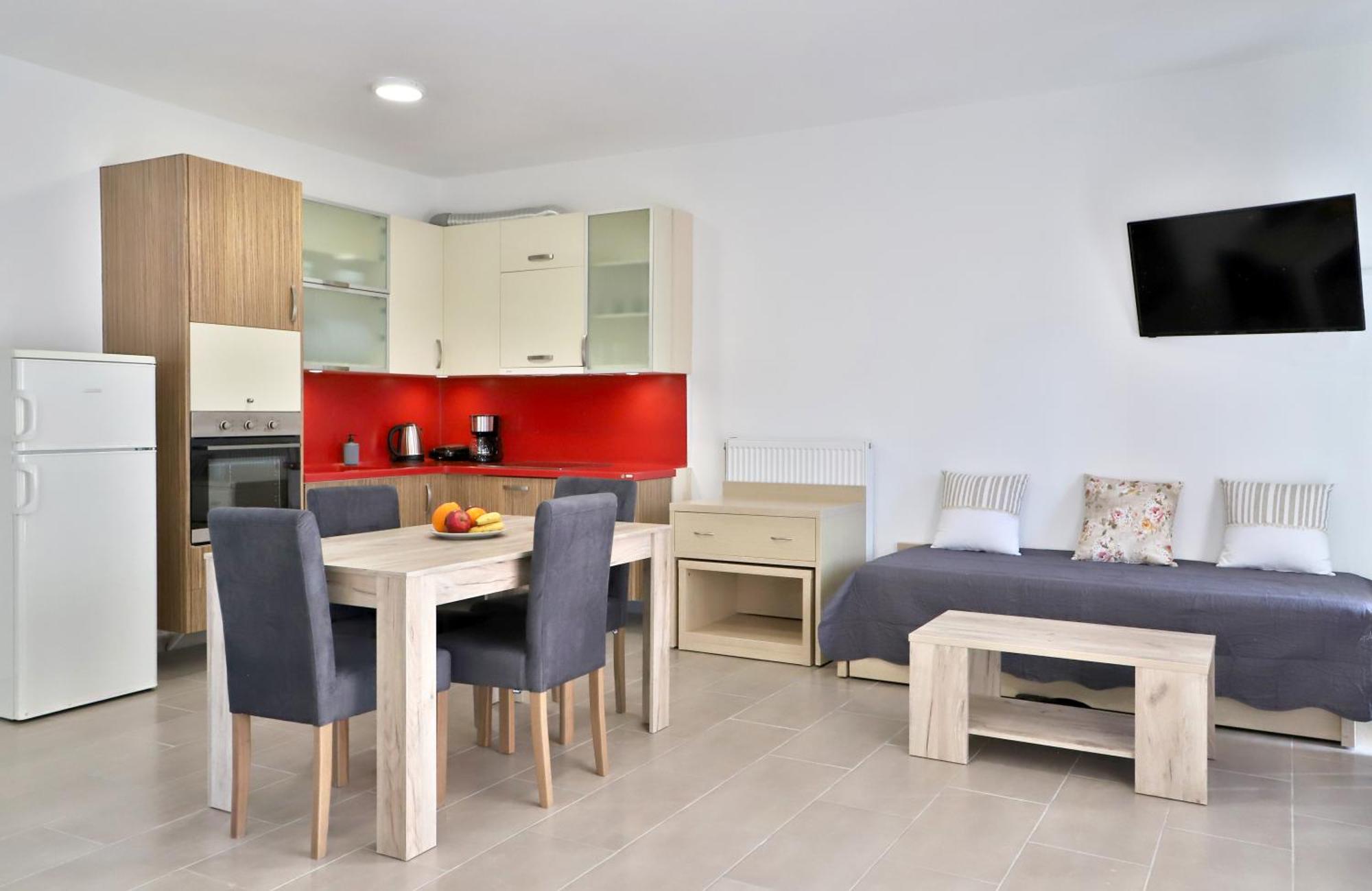 Helios Studios & Apartments Makrýgialos Buitenkant foto