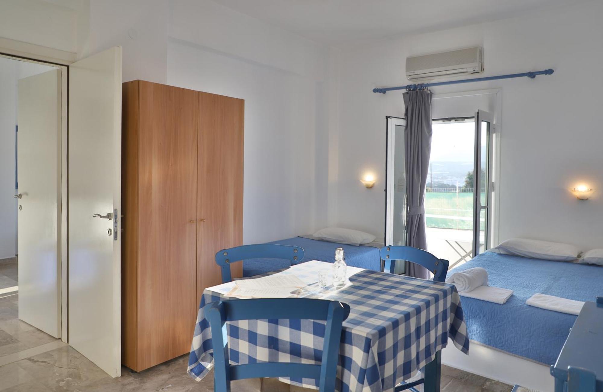 Helios Studios & Apartments Makrýgialos Buitenkant foto