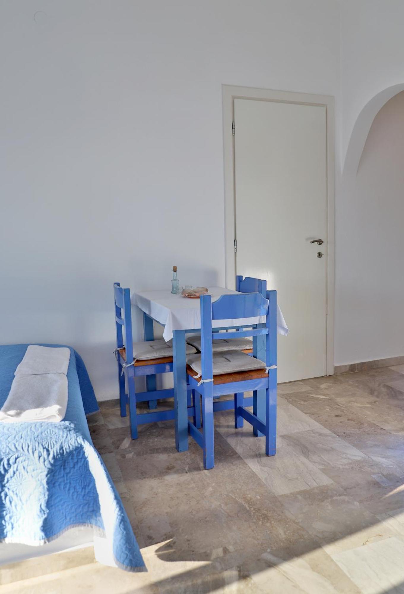 Helios Studios & Apartments Makrýgialos Buitenkant foto