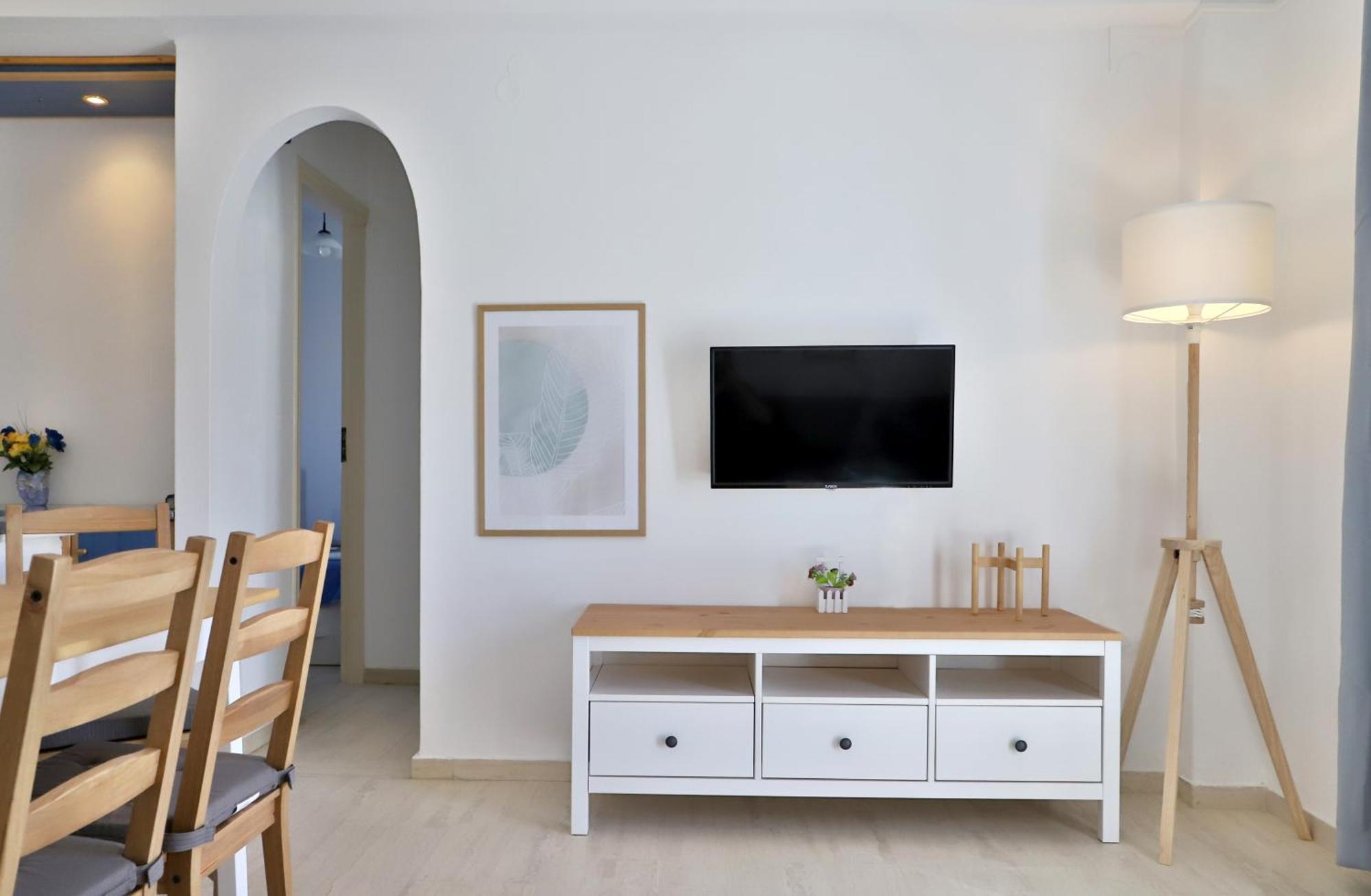 Helios Studios & Apartments Makrýgialos Buitenkant foto