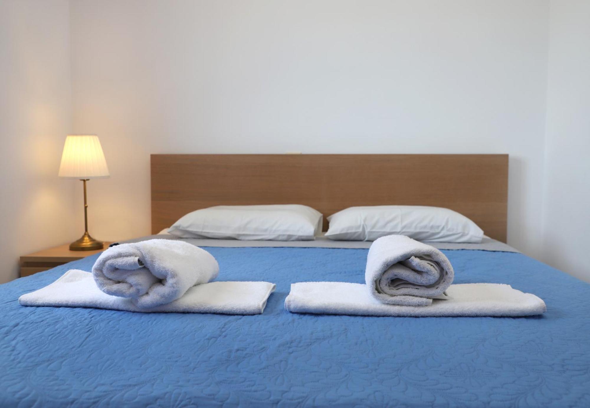 Helios Studios & Apartments Makrýgialos Buitenkant foto