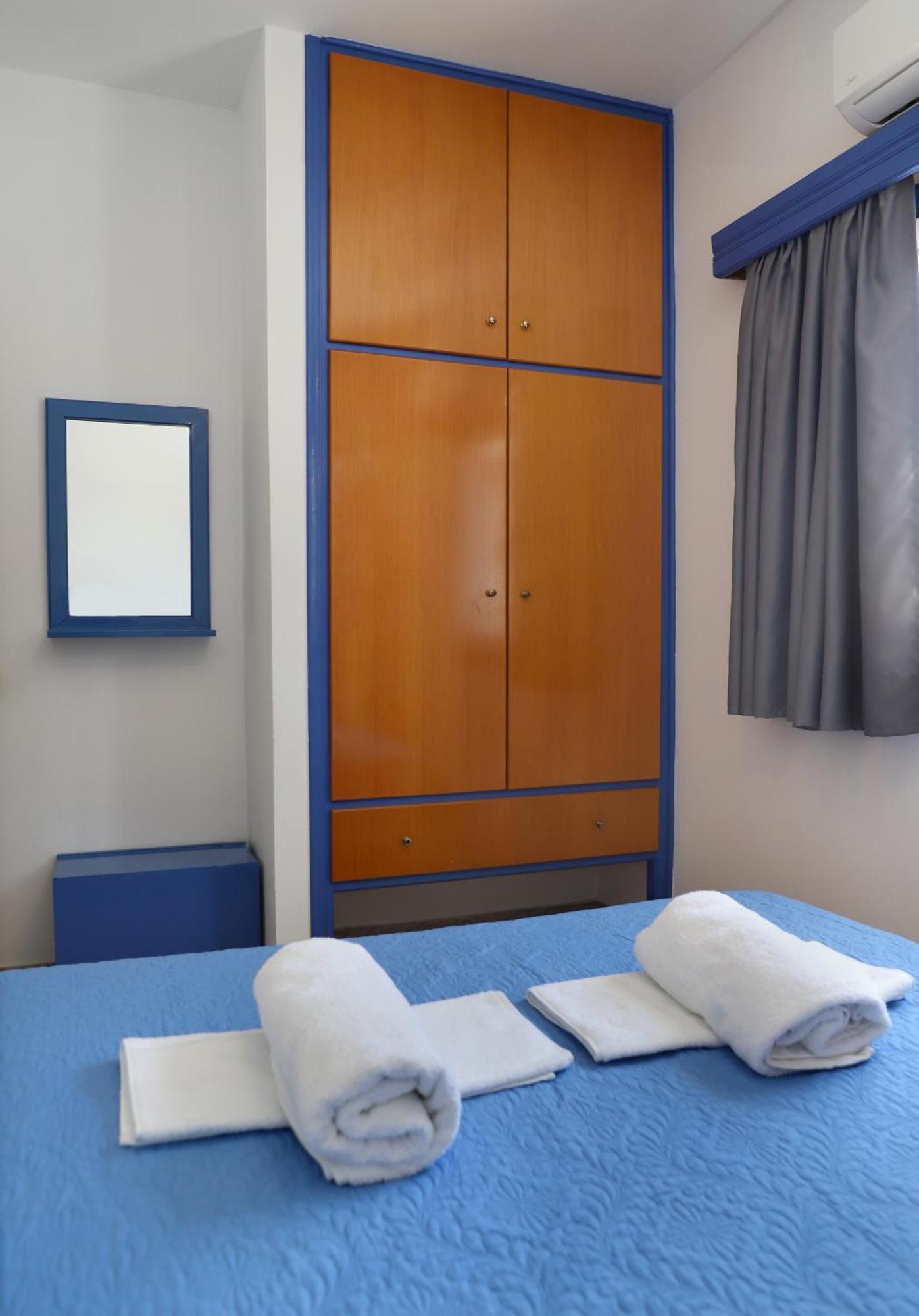 Helios Studios & Apartments Makrýgialos Buitenkant foto