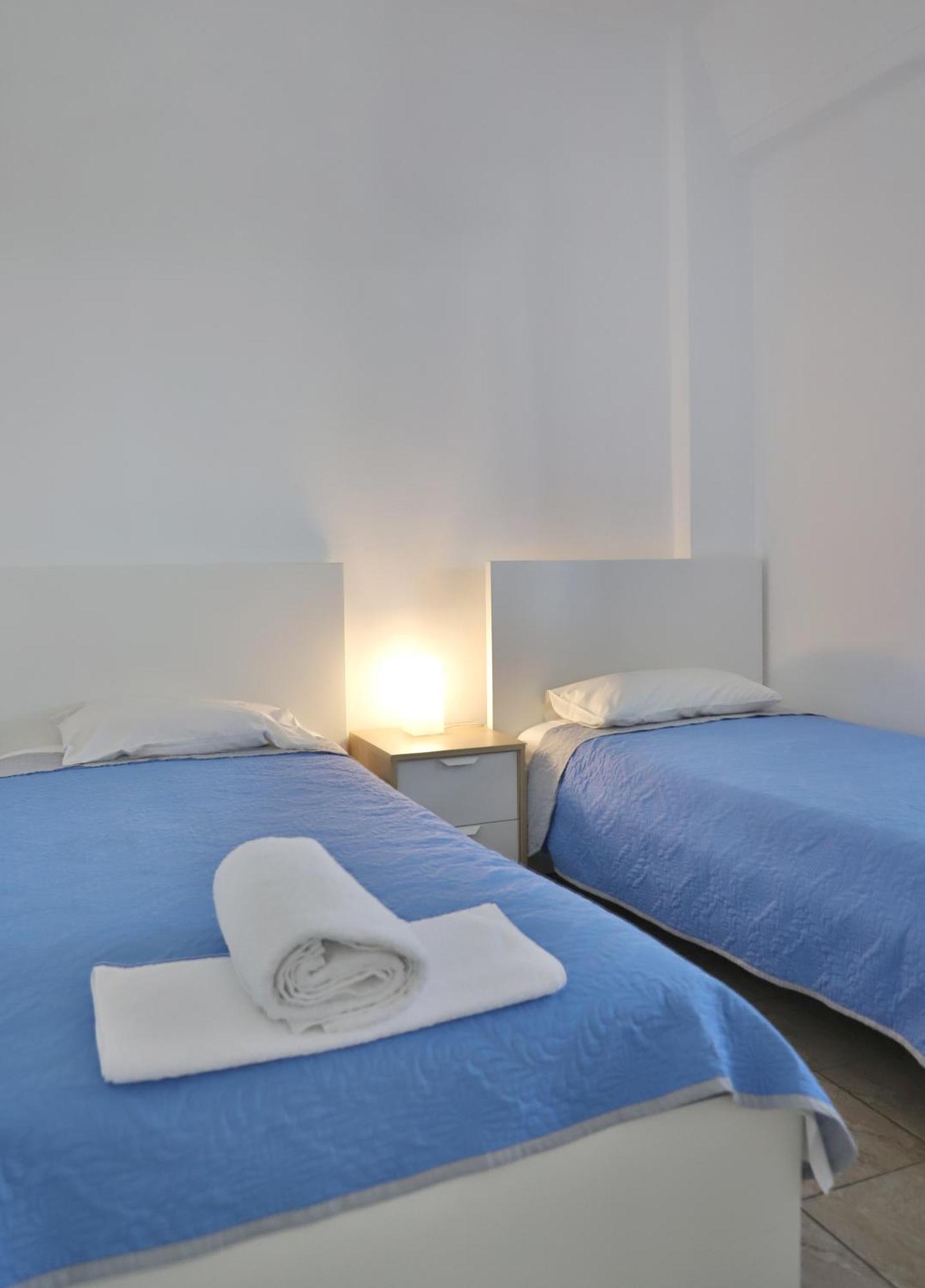 Helios Studios & Apartments Makrýgialos Buitenkant foto