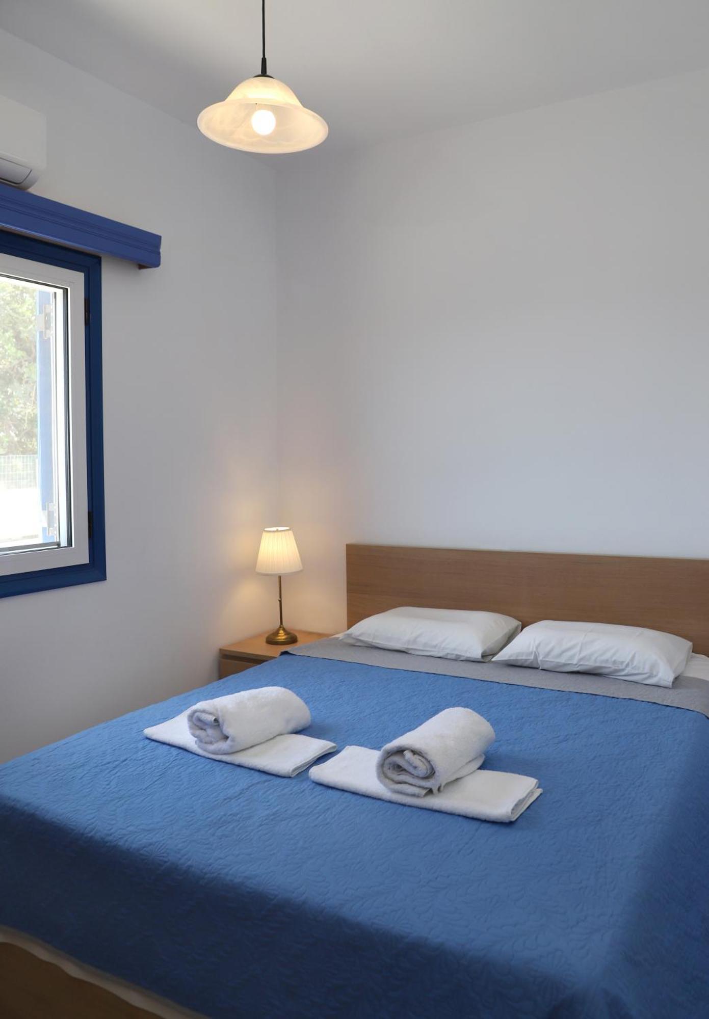 Helios Studios & Apartments Makrýgialos Buitenkant foto