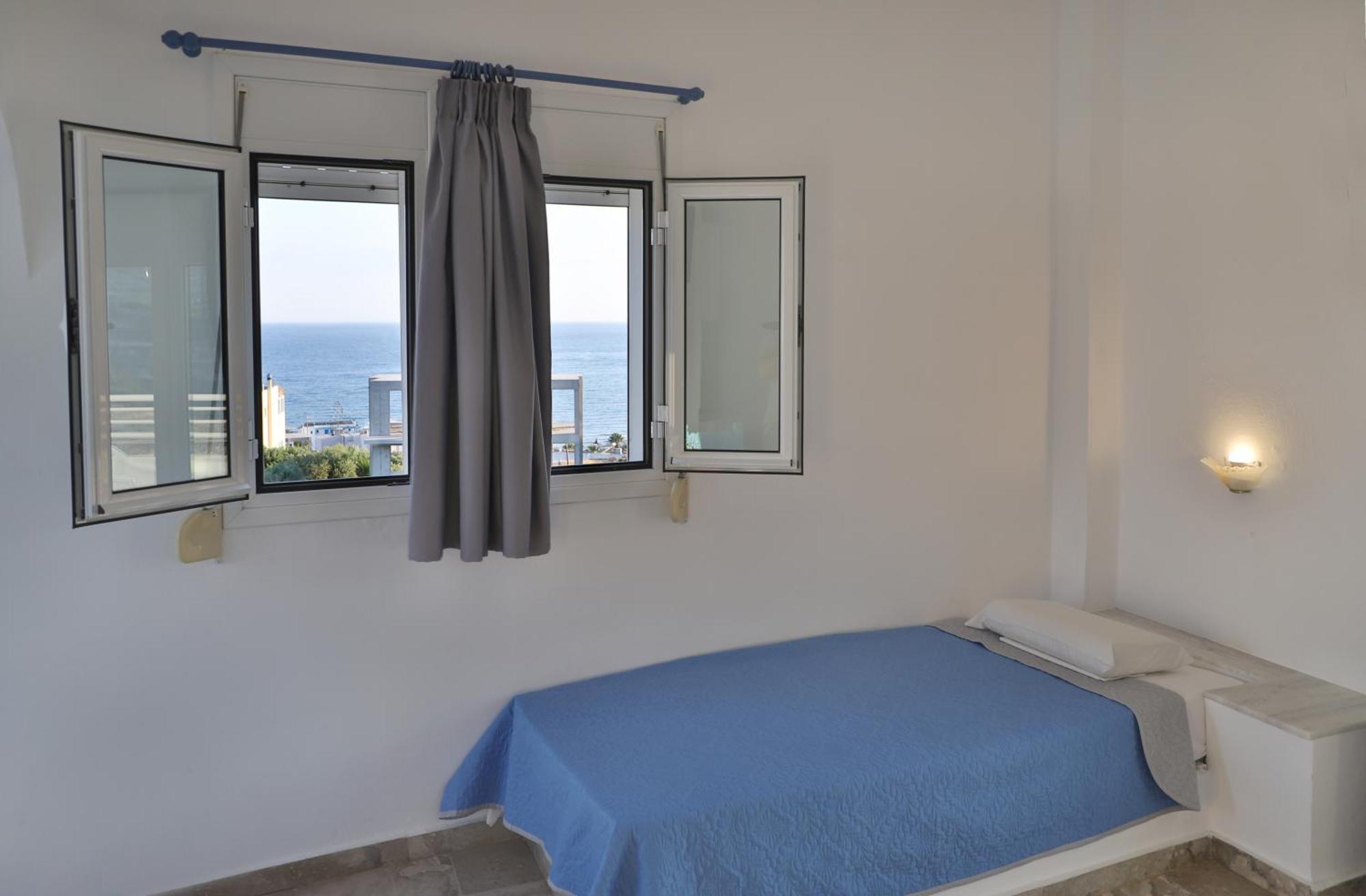 Helios Studios & Apartments Makrýgialos Buitenkant foto