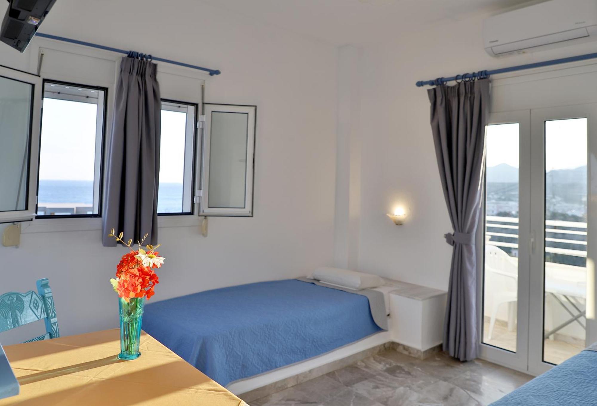 Helios Studios & Apartments Makrýgialos Buitenkant foto