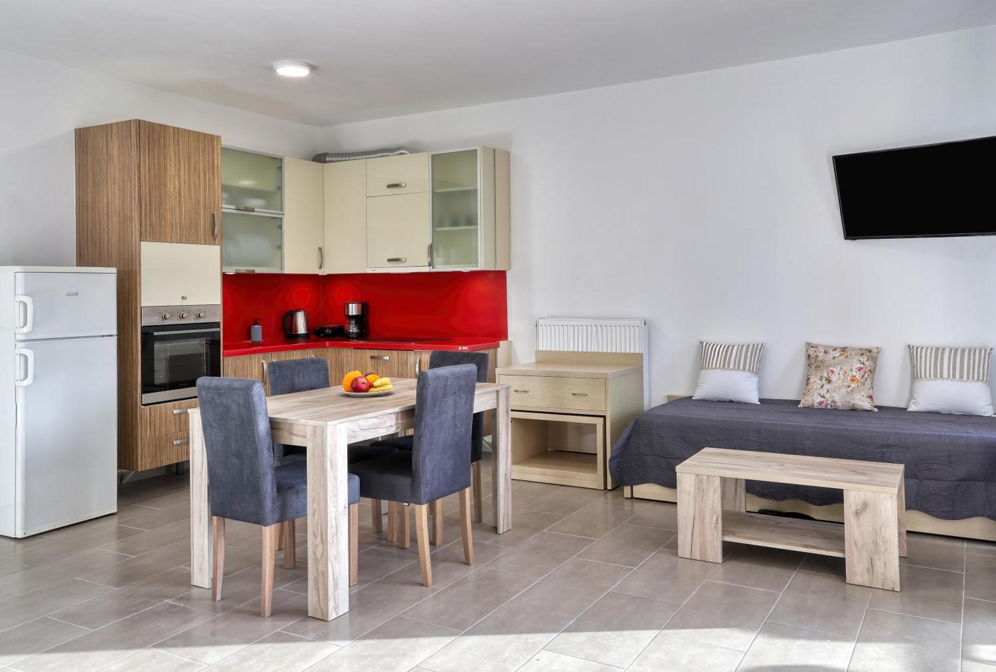 Helios Studios & Apartments Makrýgialos Buitenkant foto