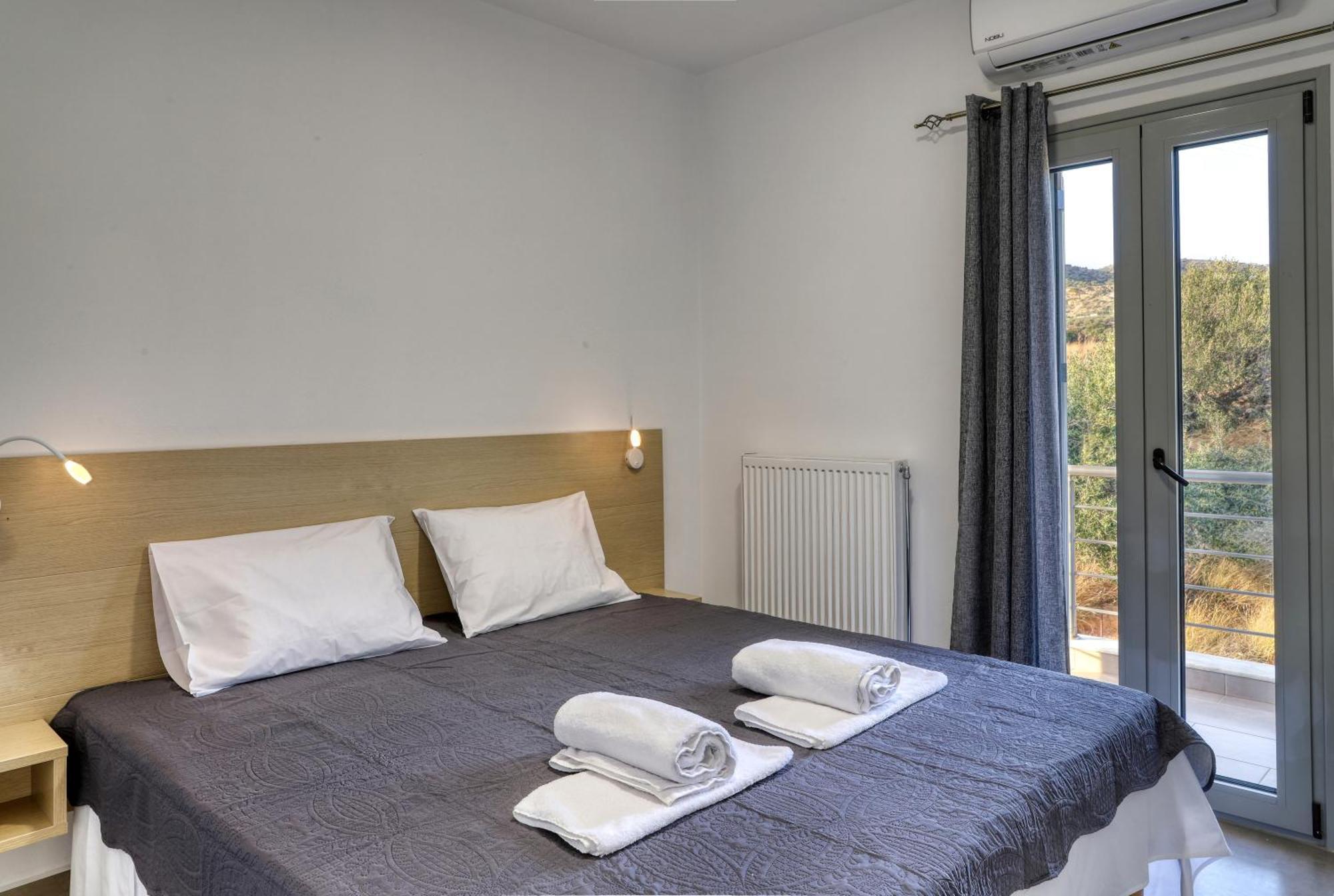 Helios Studios & Apartments Makrýgialos Buitenkant foto