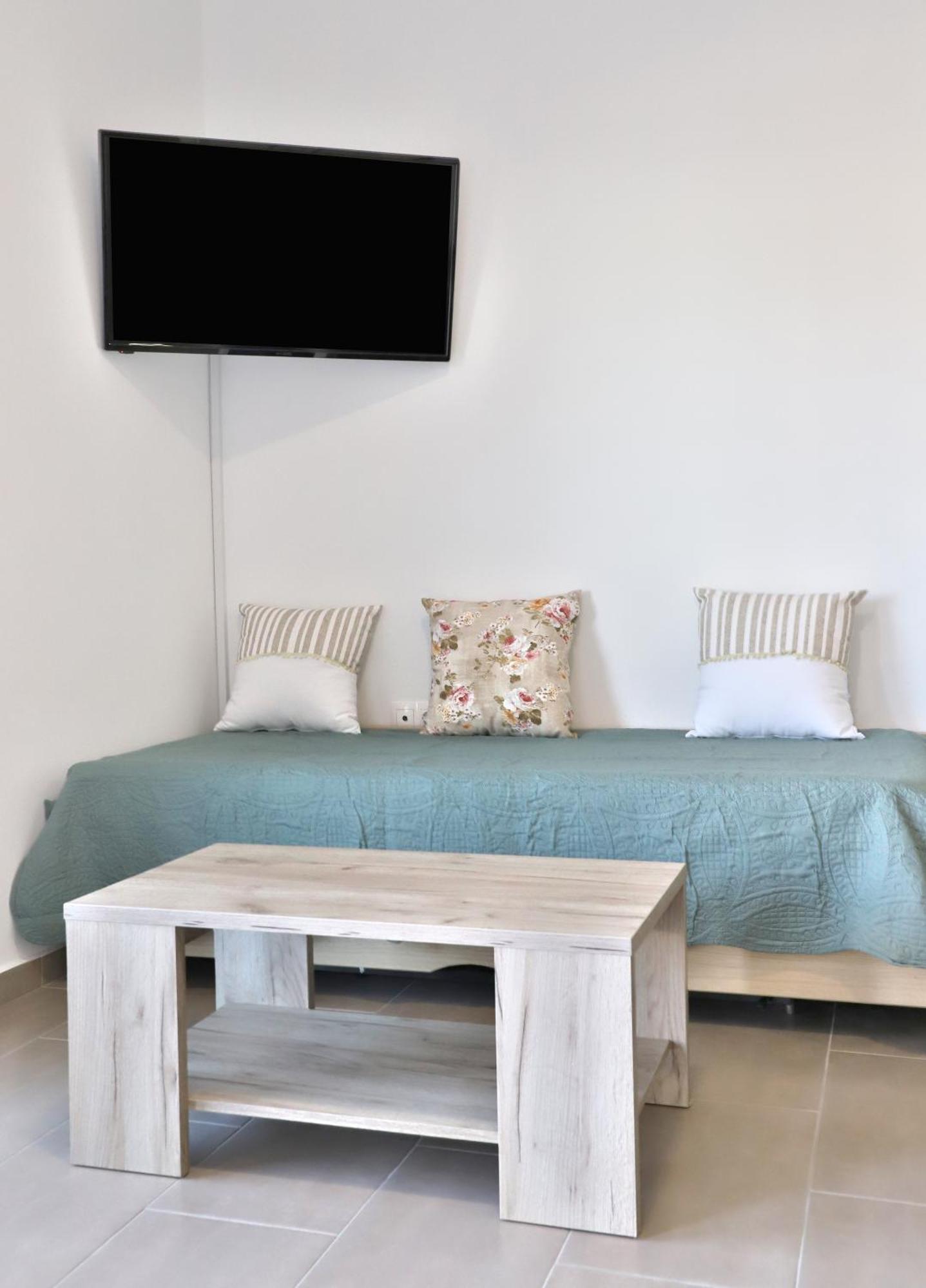 Helios Studios & Apartments Makrýgialos Buitenkant foto