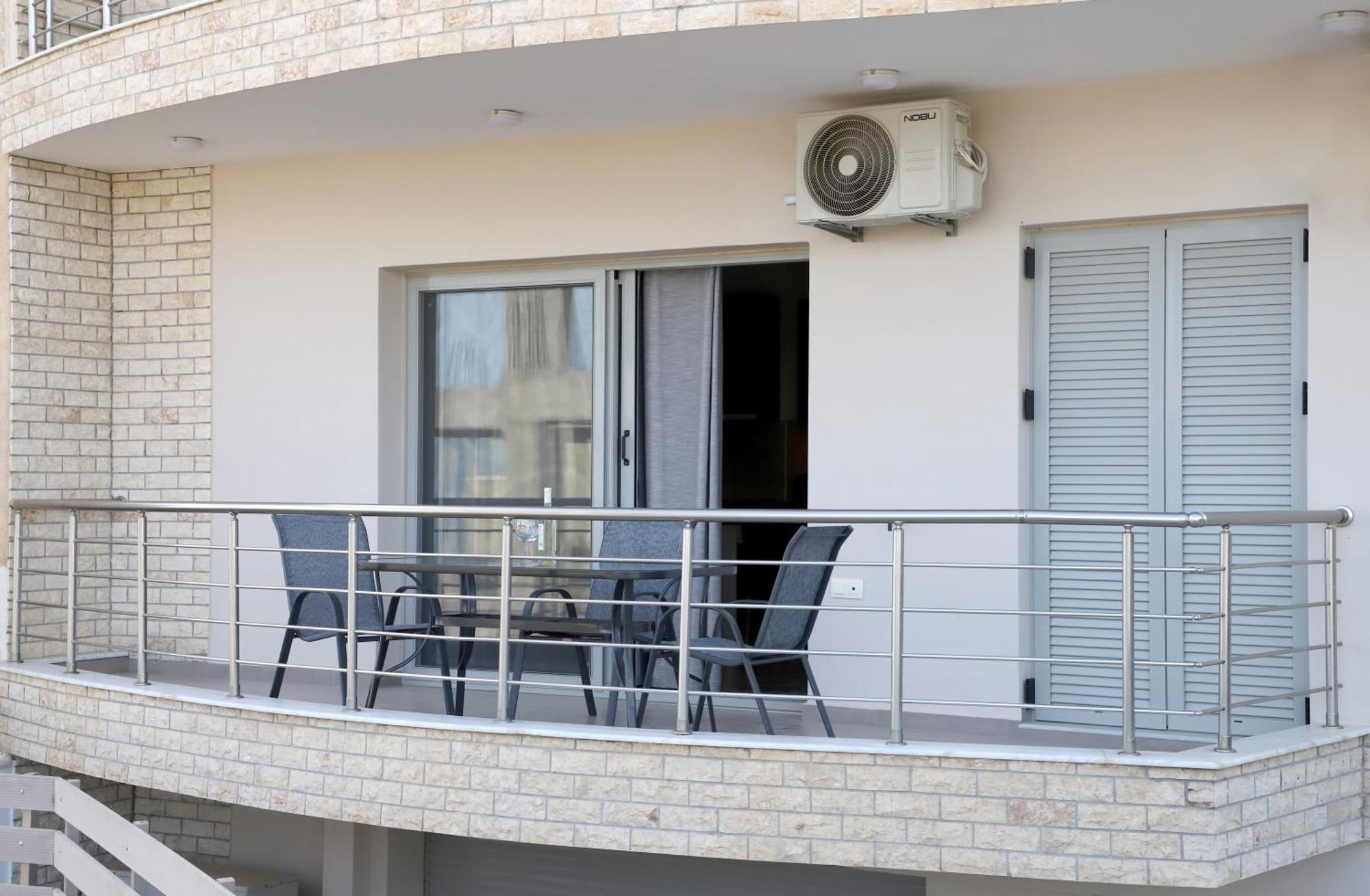 Helios Studios & Apartments Makrýgialos Buitenkant foto